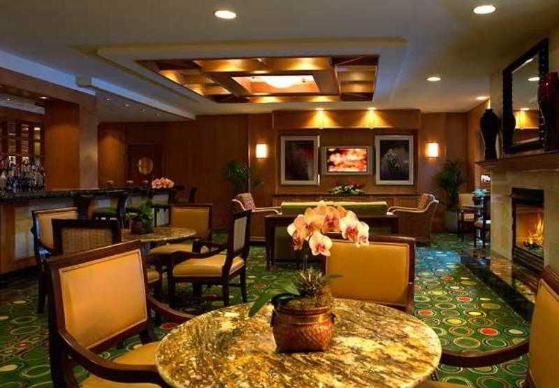 Courtyard By Marriott Downtown Hotel