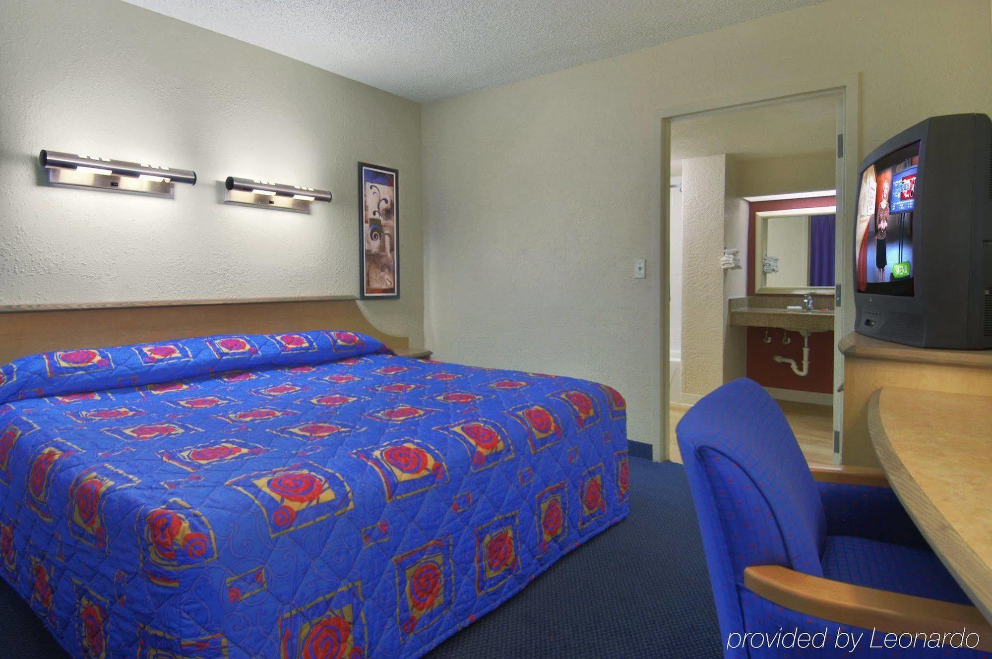 Econo - Clearwater 3*