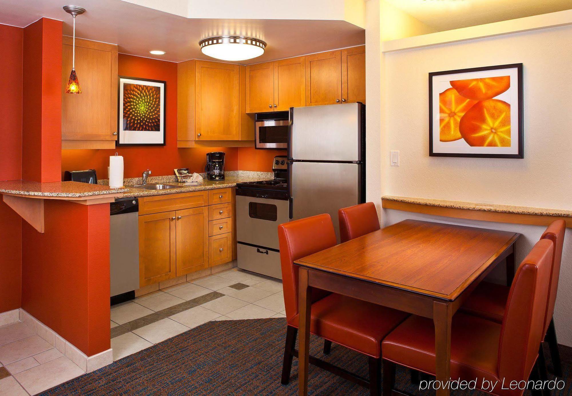Hotel By Marriott Daytona Speedway/airport