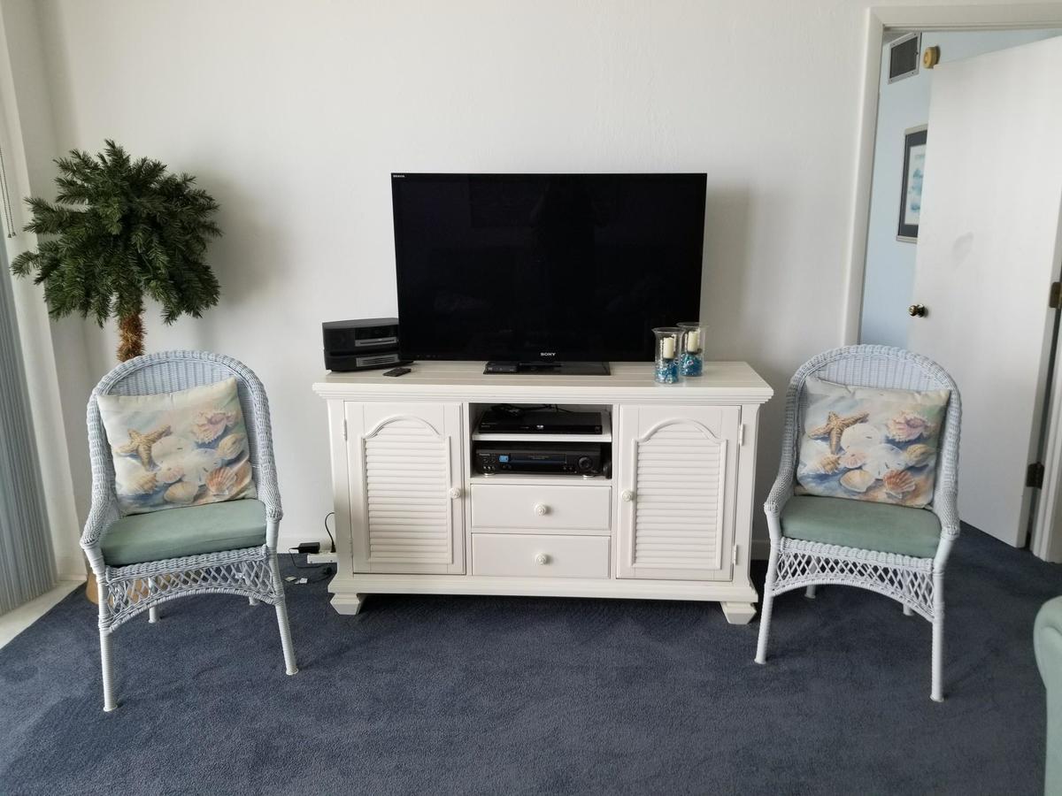 Pirates Cove Studios! Hotel