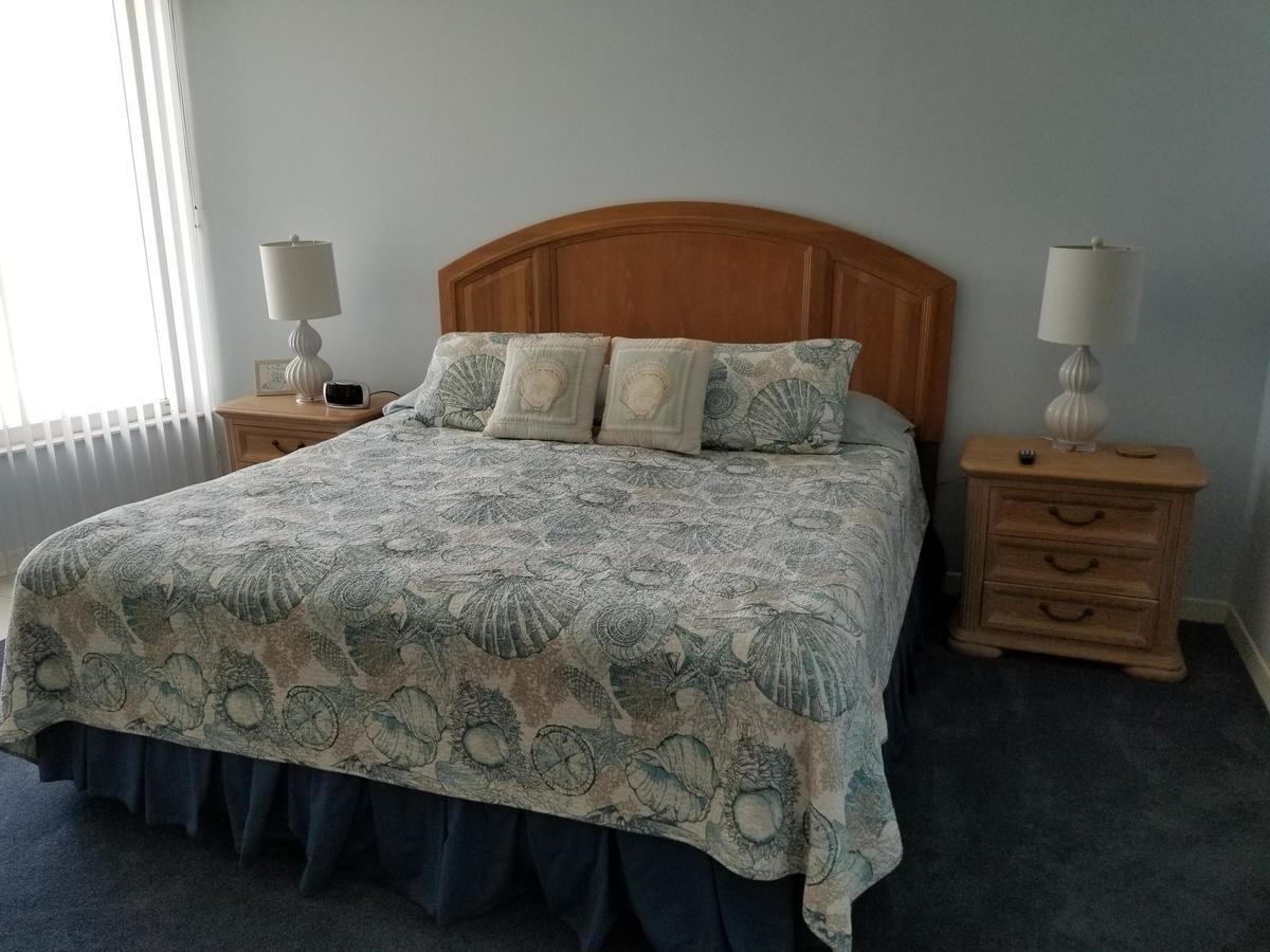 Pirates Cove Studios! Hotel