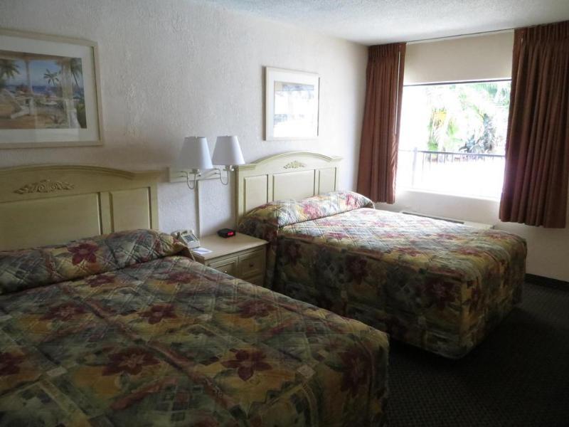 Travelodge By Wyndham Downtown Centroplex 2*