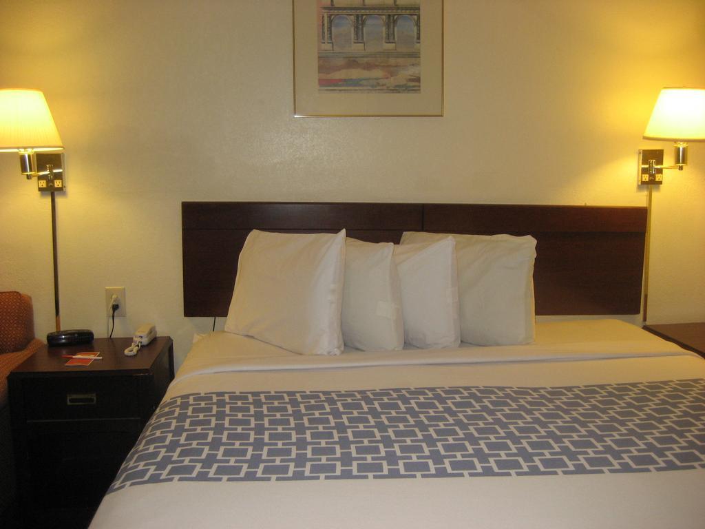 The At 2* Pensacola