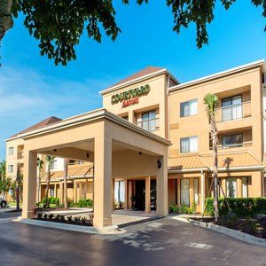 Hotel Courtyard By Marriott