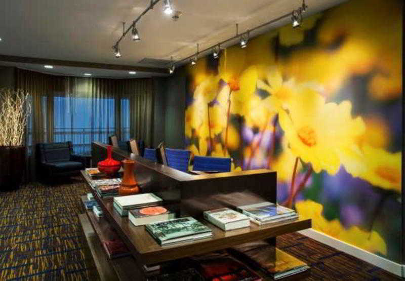 Courtyard By Marriott Downtown