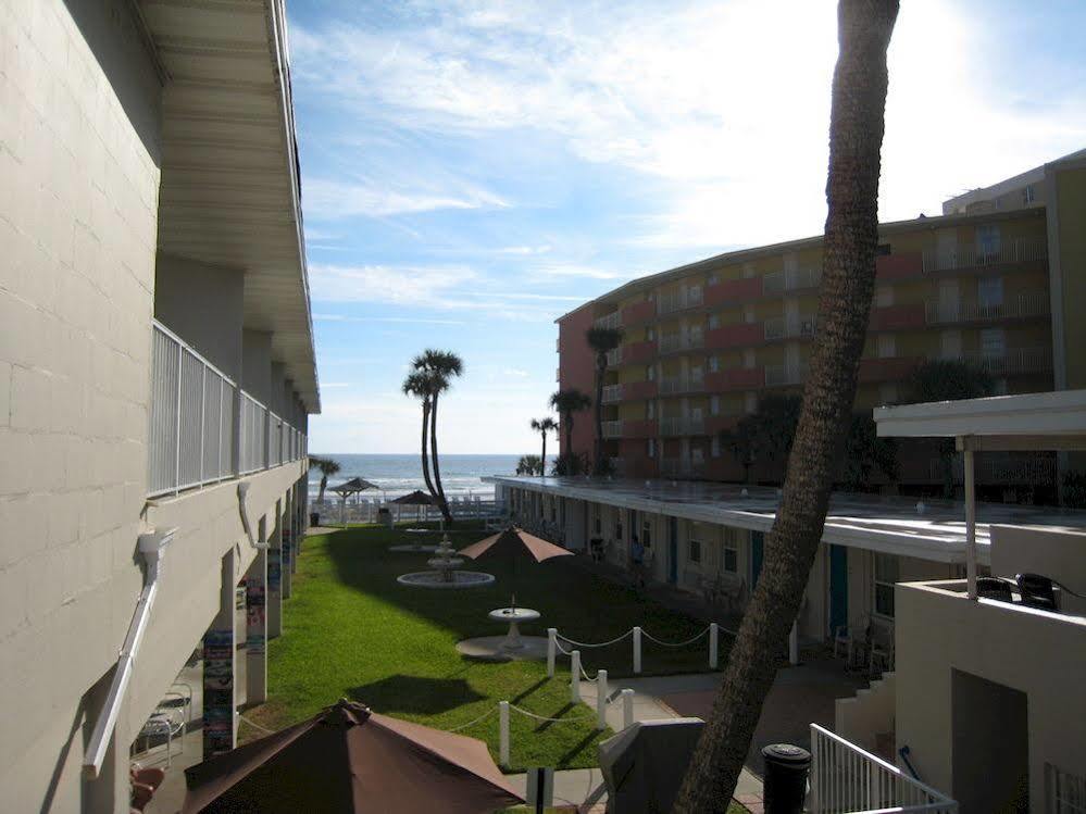 Ocean Court Beachfront 2*