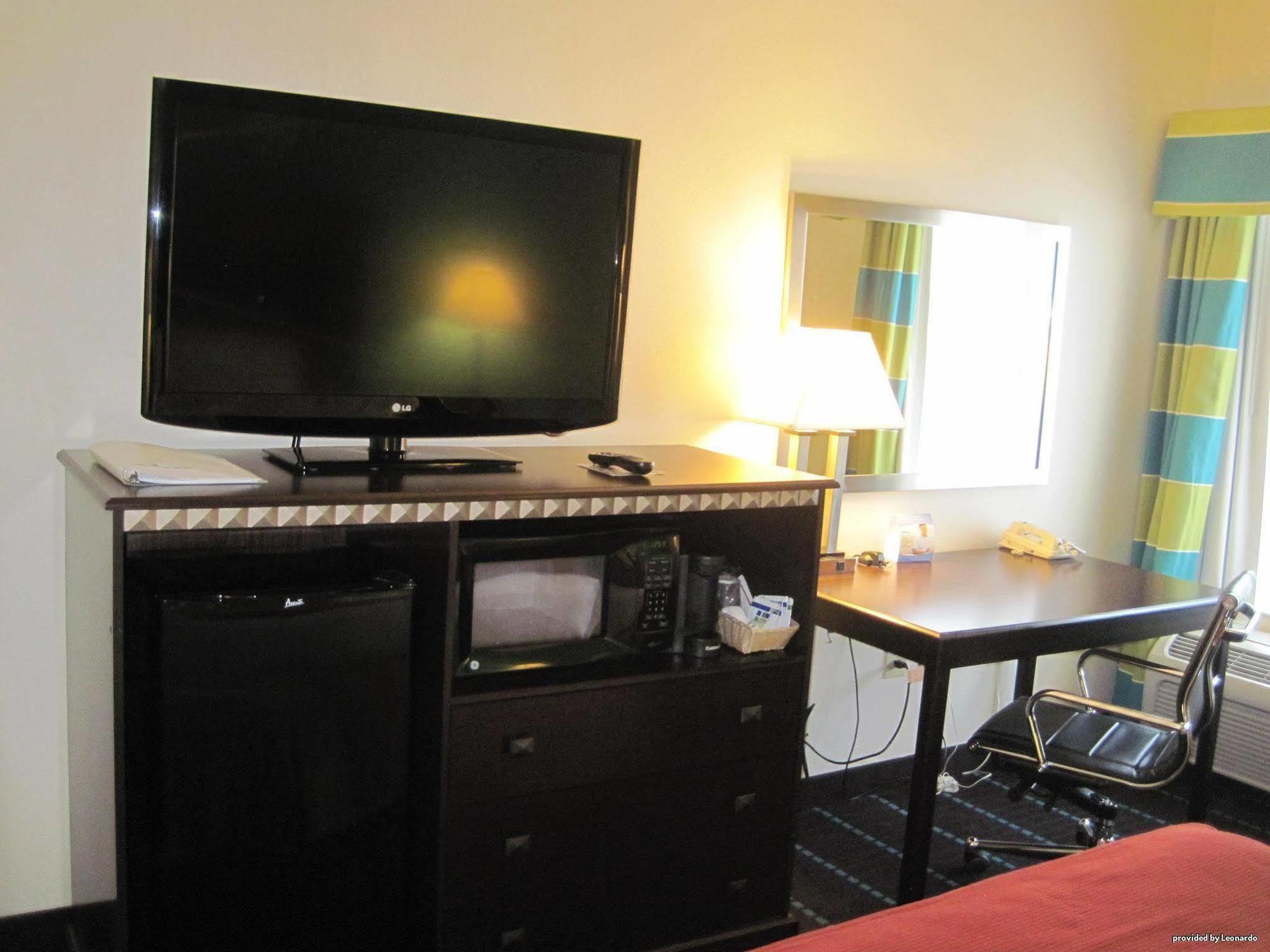 Western Airport/lake Mary Hotel