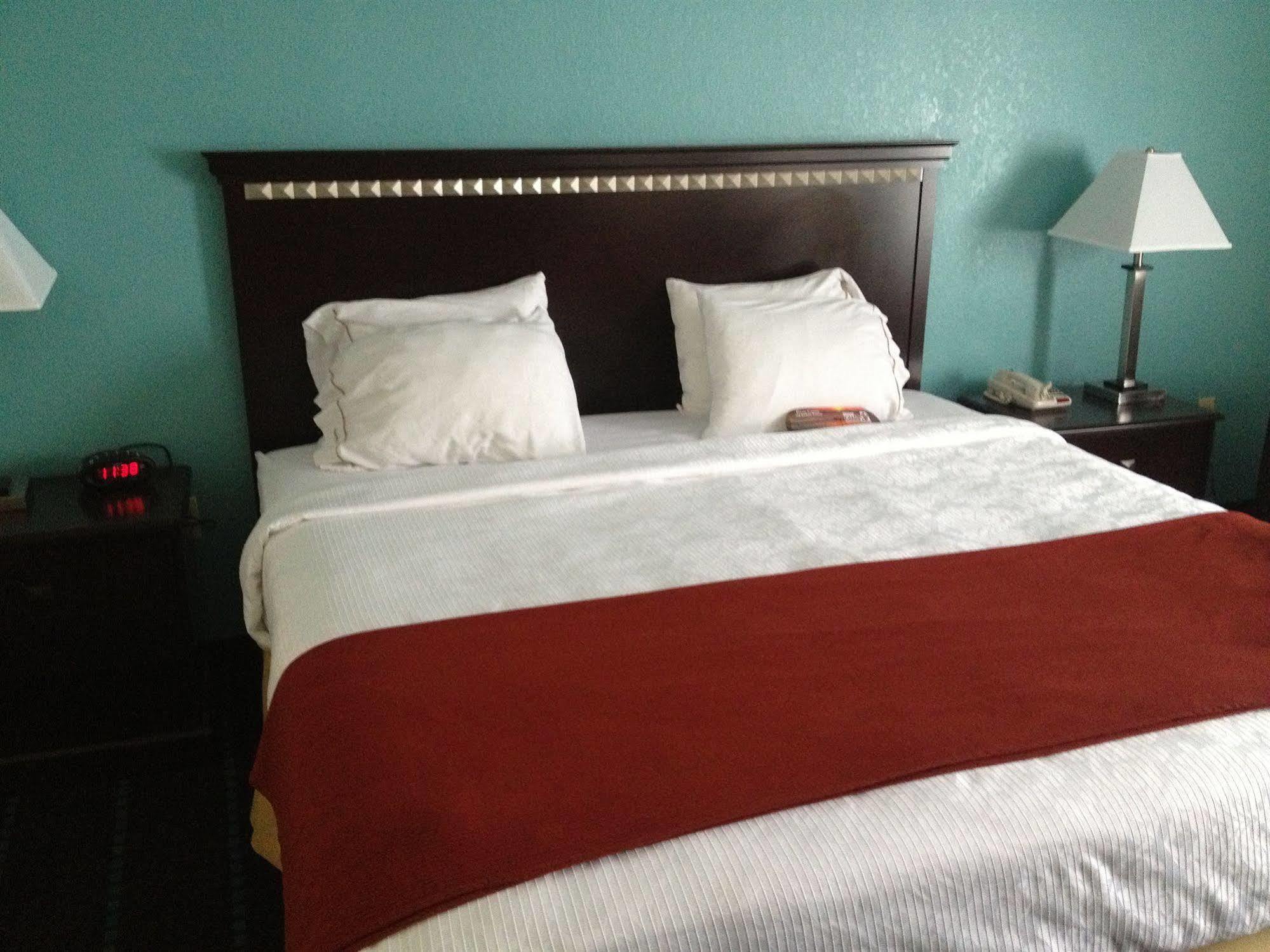 Western Airport/lake Mary 3*