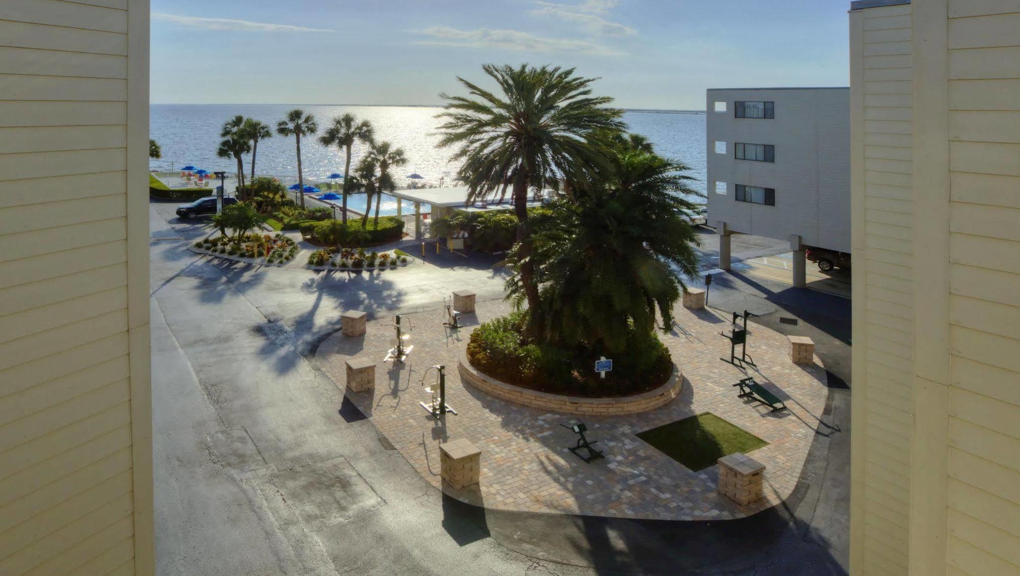 Sailport Waterfront 3*