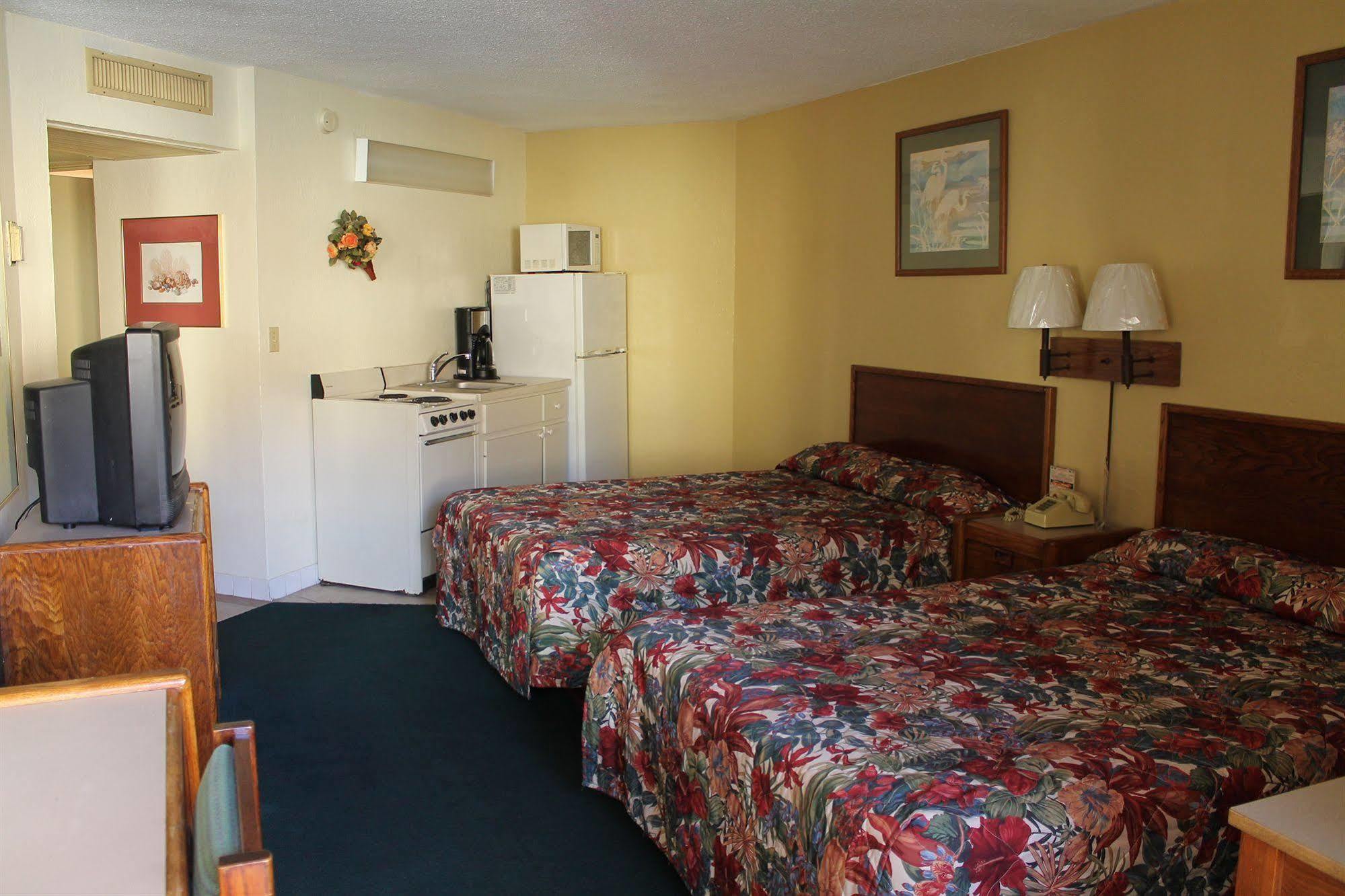 Motel Grand Prix Front Daytona Beach