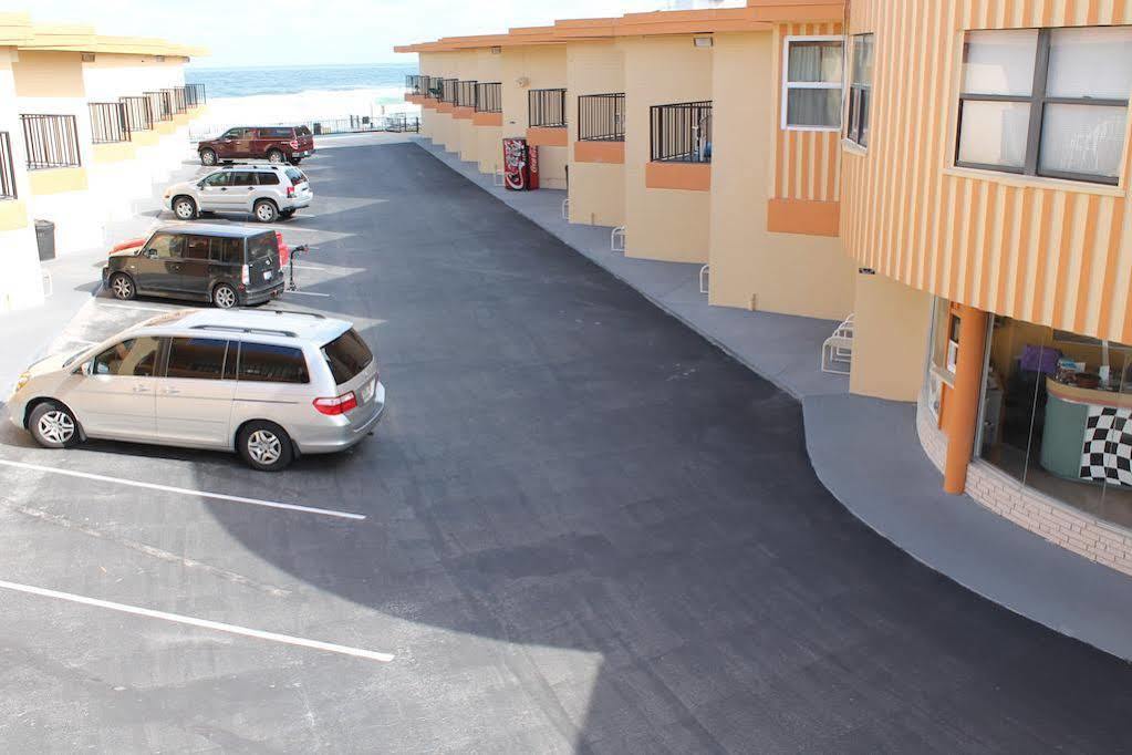 Motel Grand Prix Front Daytona Beach