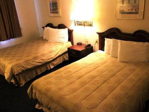 The At 2* Pensacola