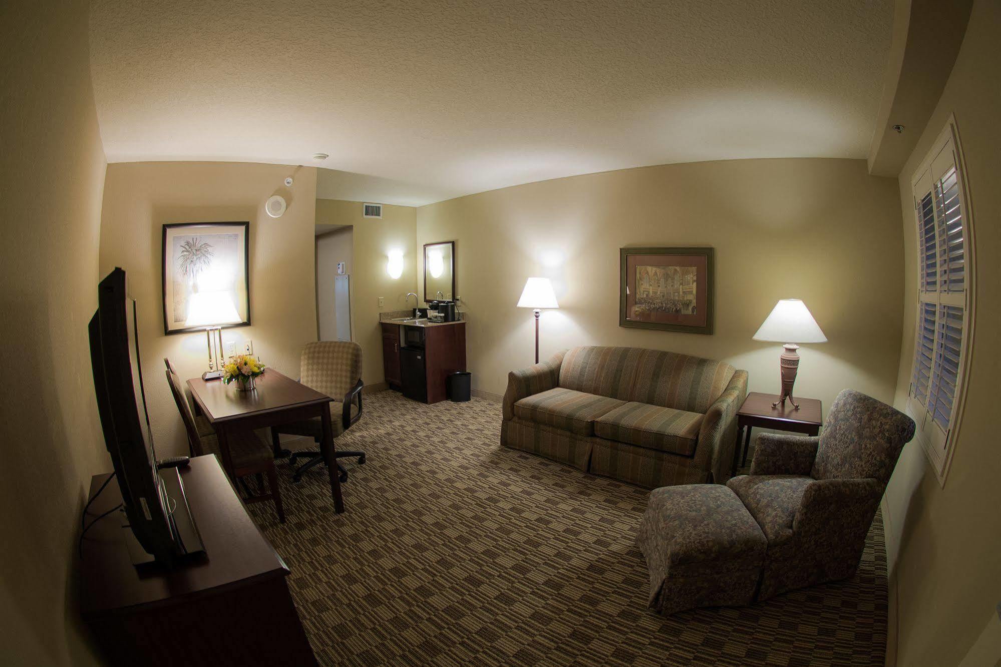 Embassy By Hilton Downtown Hotel 3*