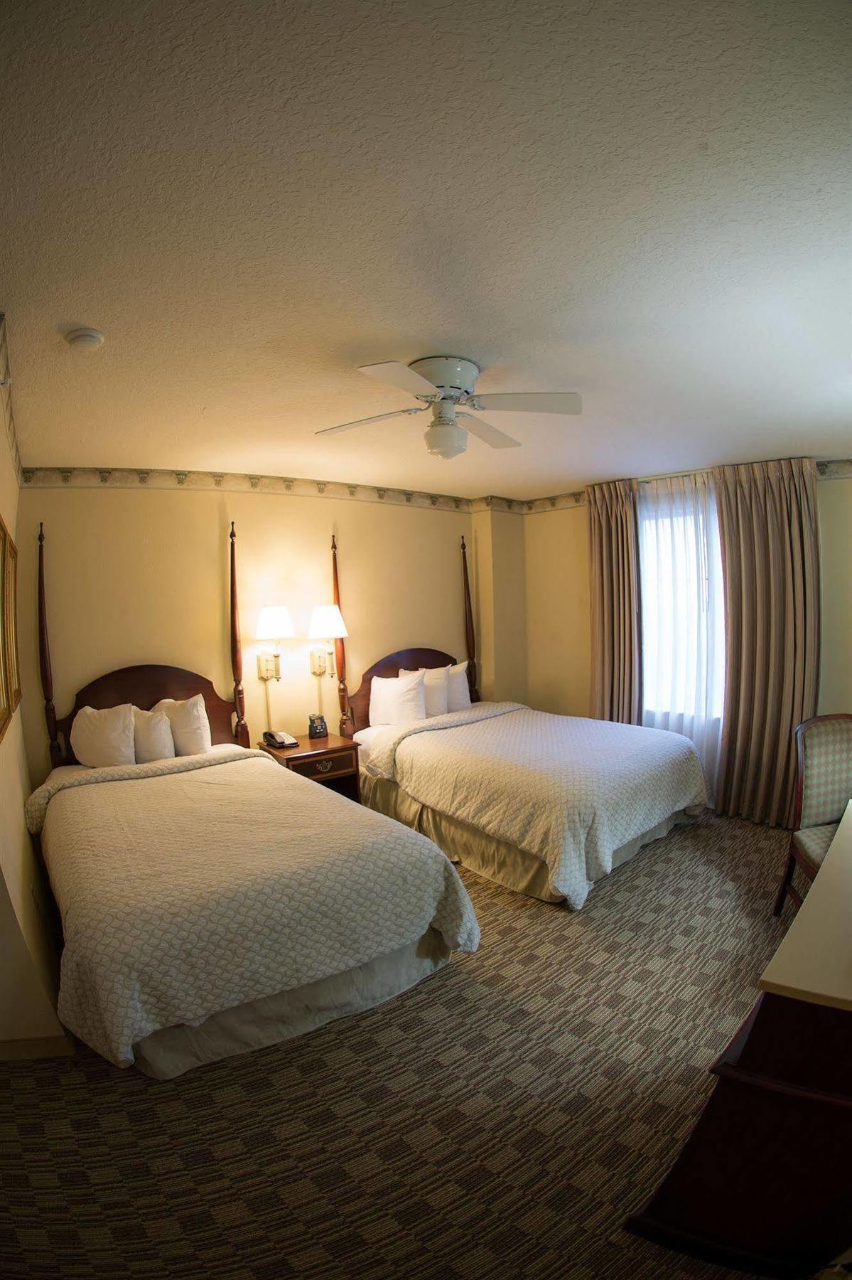 Hotel Embassy By Hilton Downtown Orlando