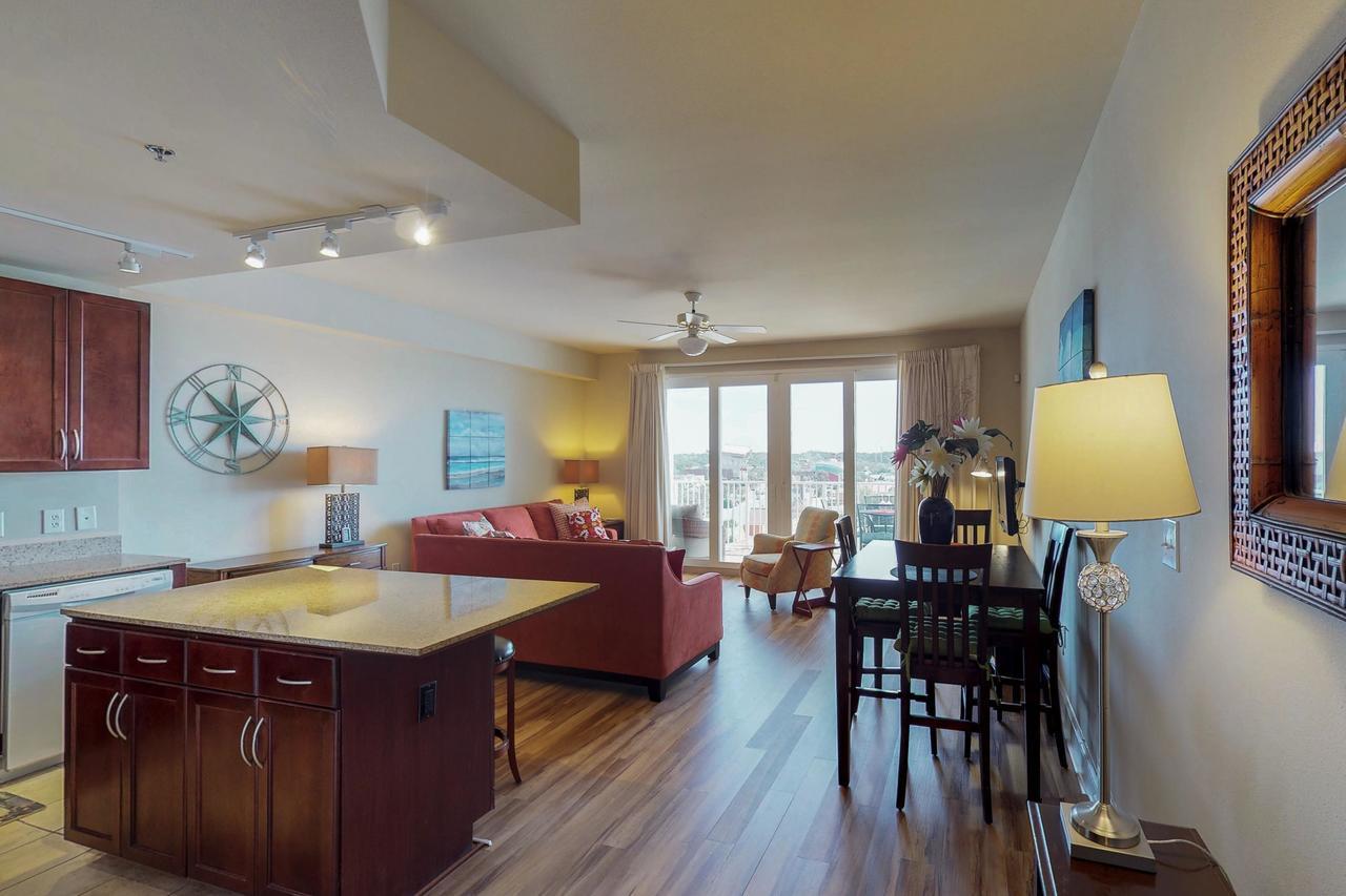 Apartment The Laketown Wharf *