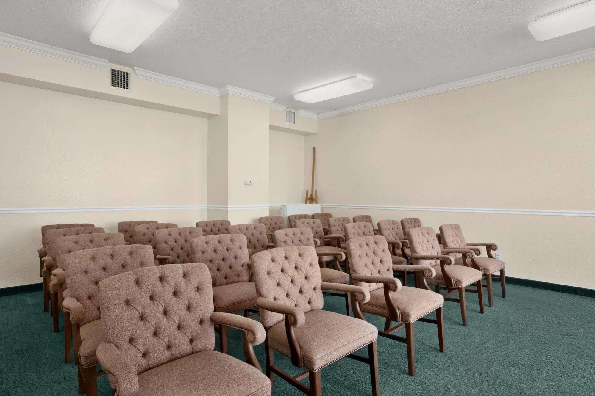 Hotel Ramada Limited And 2*