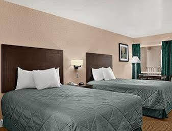 Hotel Ramada Limited And Clearwater