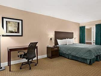 Ramada Limited And 2* Clearwater