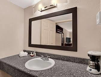 Ramada Limited And 2* Clearwater