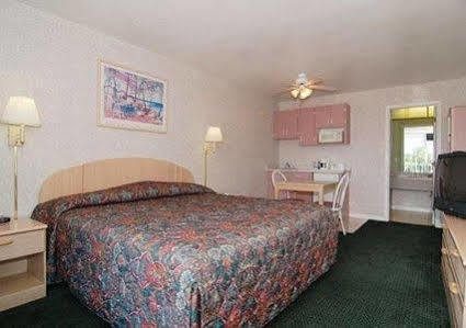 Rodeway Clearwater-largo Inn