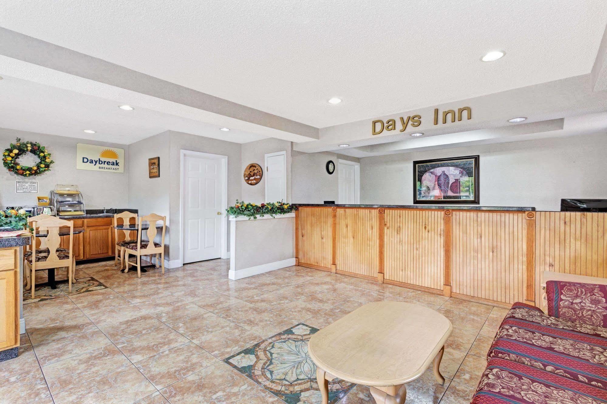 Days By Wyndham Daytona Oceanfront Hotel 3*