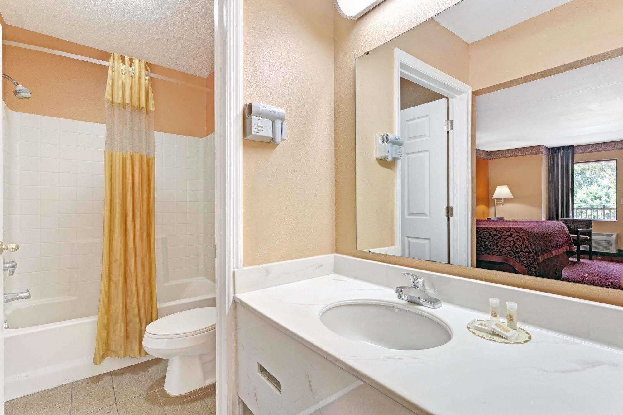 Days By Wyndham Daytona Oceanfront 3*