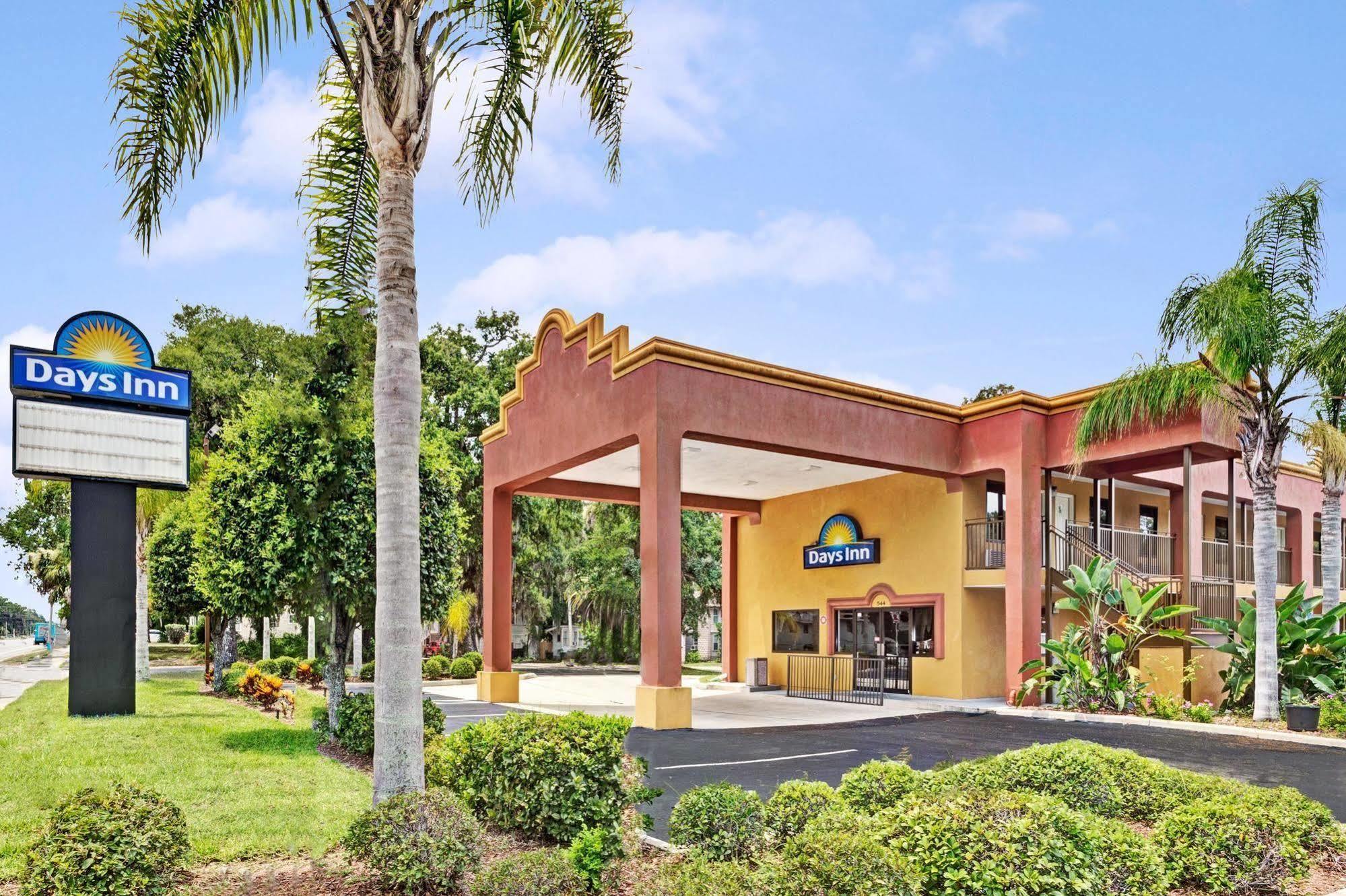 Days By Wyndham Daytona Oceanfront Hotel Daytona Beach
