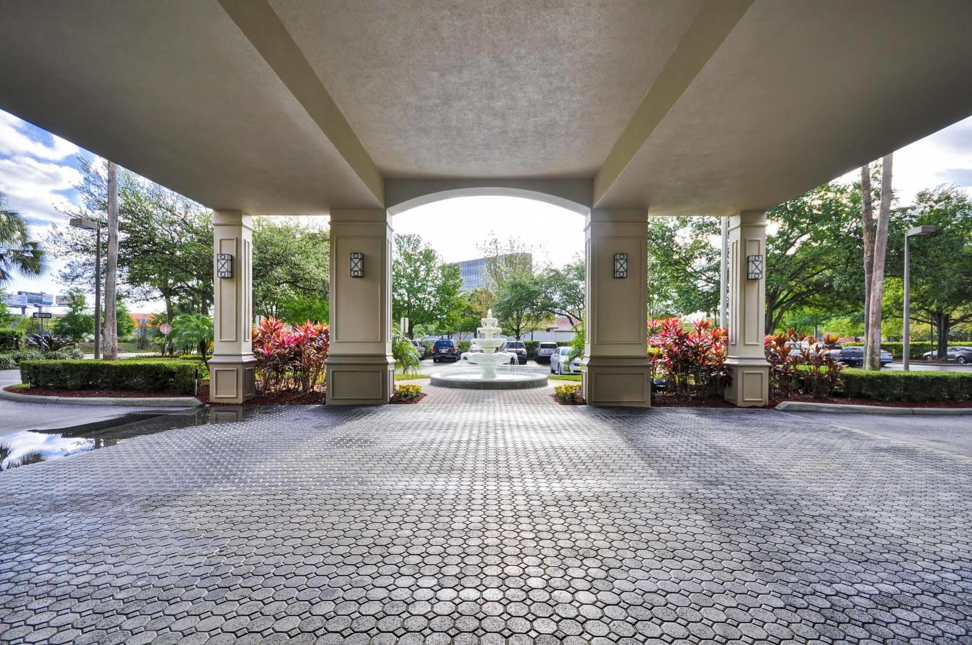 Hyatt Place Airport/westshore 3*