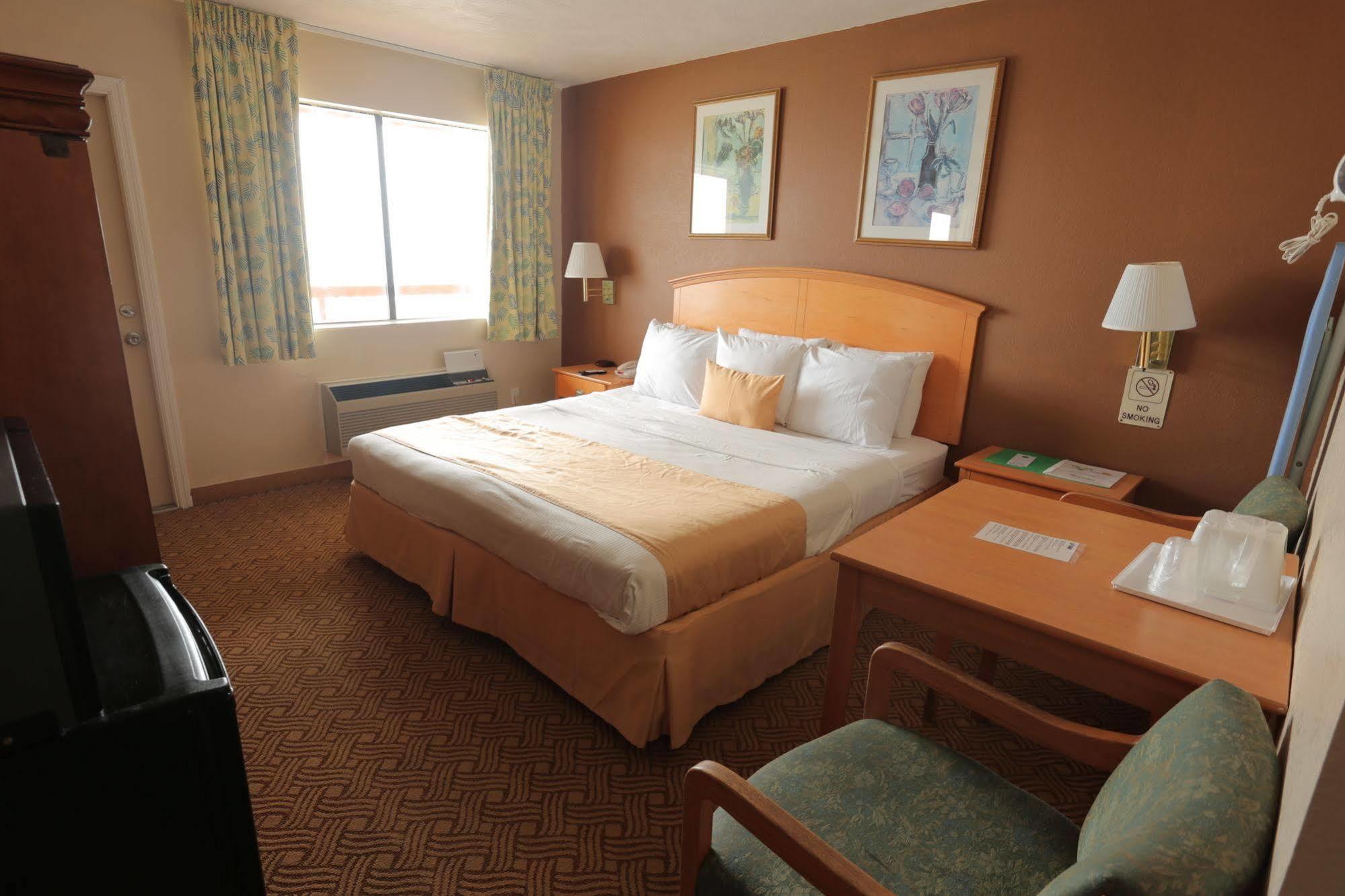 Super 8 Oceanfront Daytona Beach