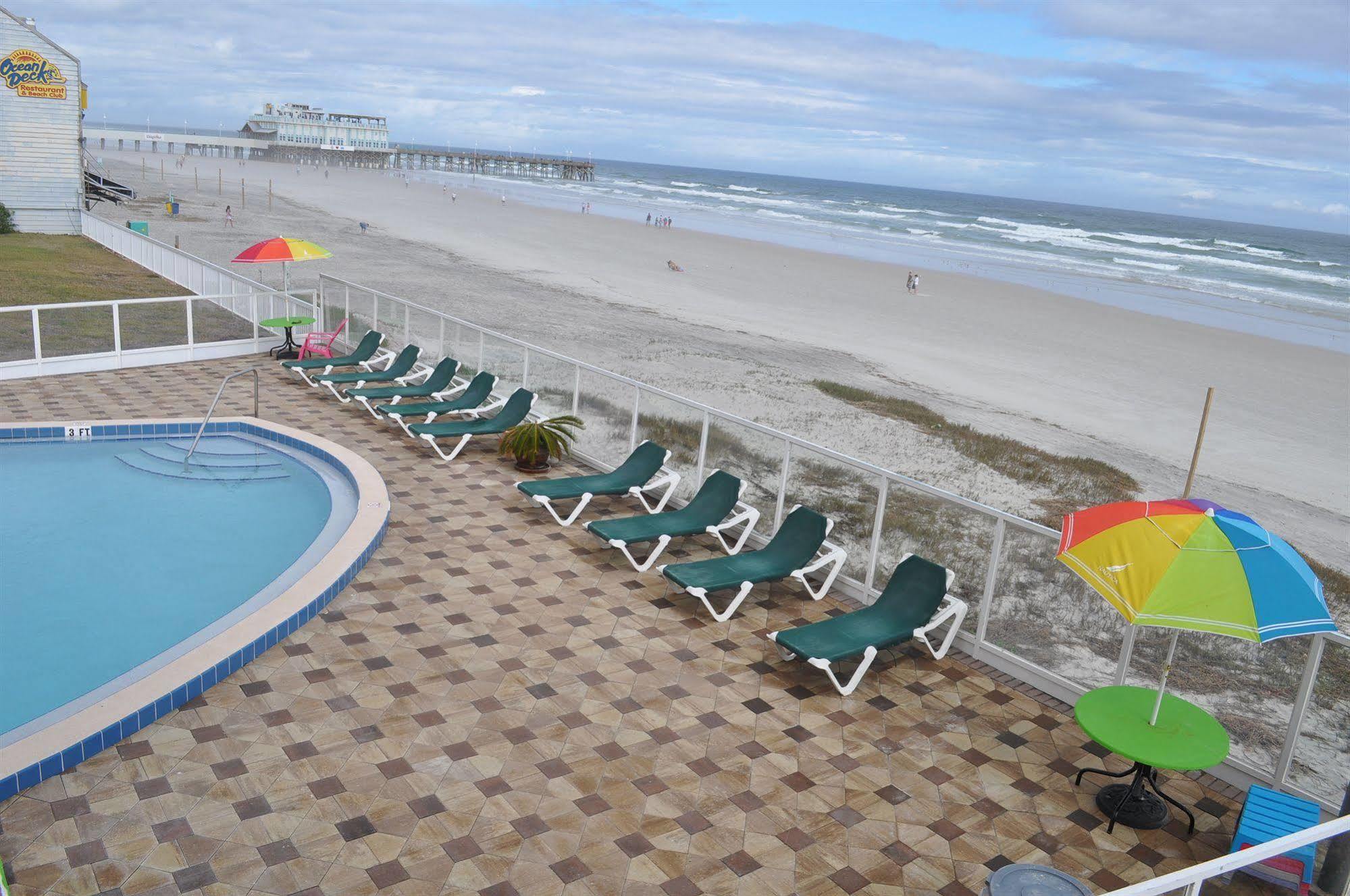 Super 8 Oceanfront Daytona Beach