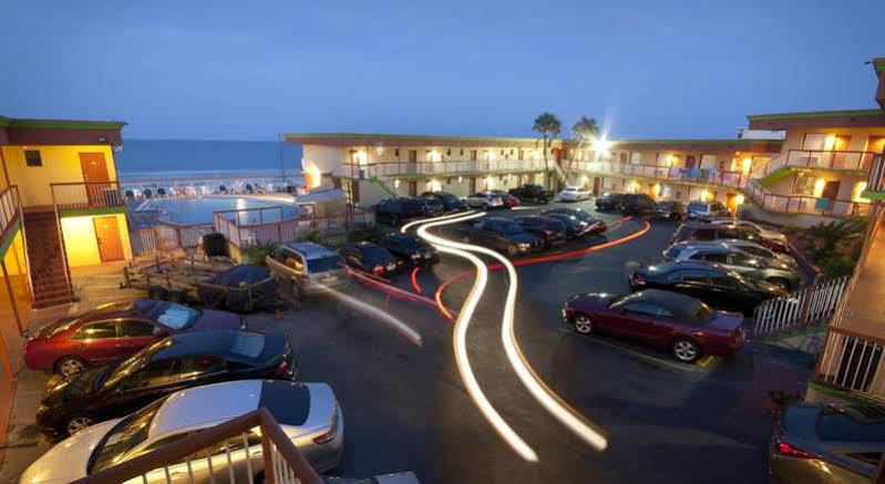 Super 8 Oceanfront Hotel
