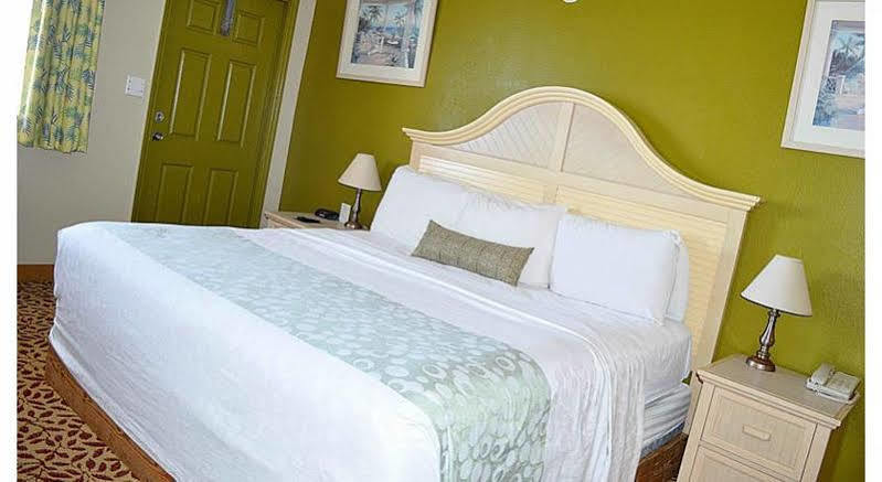 Super 8 Oceanfront Hotel 2*