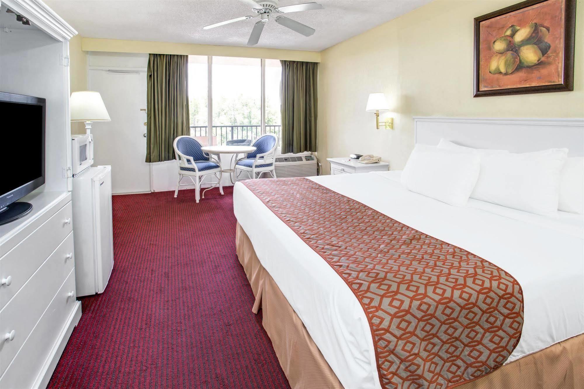 Ramada Downtown Hotel