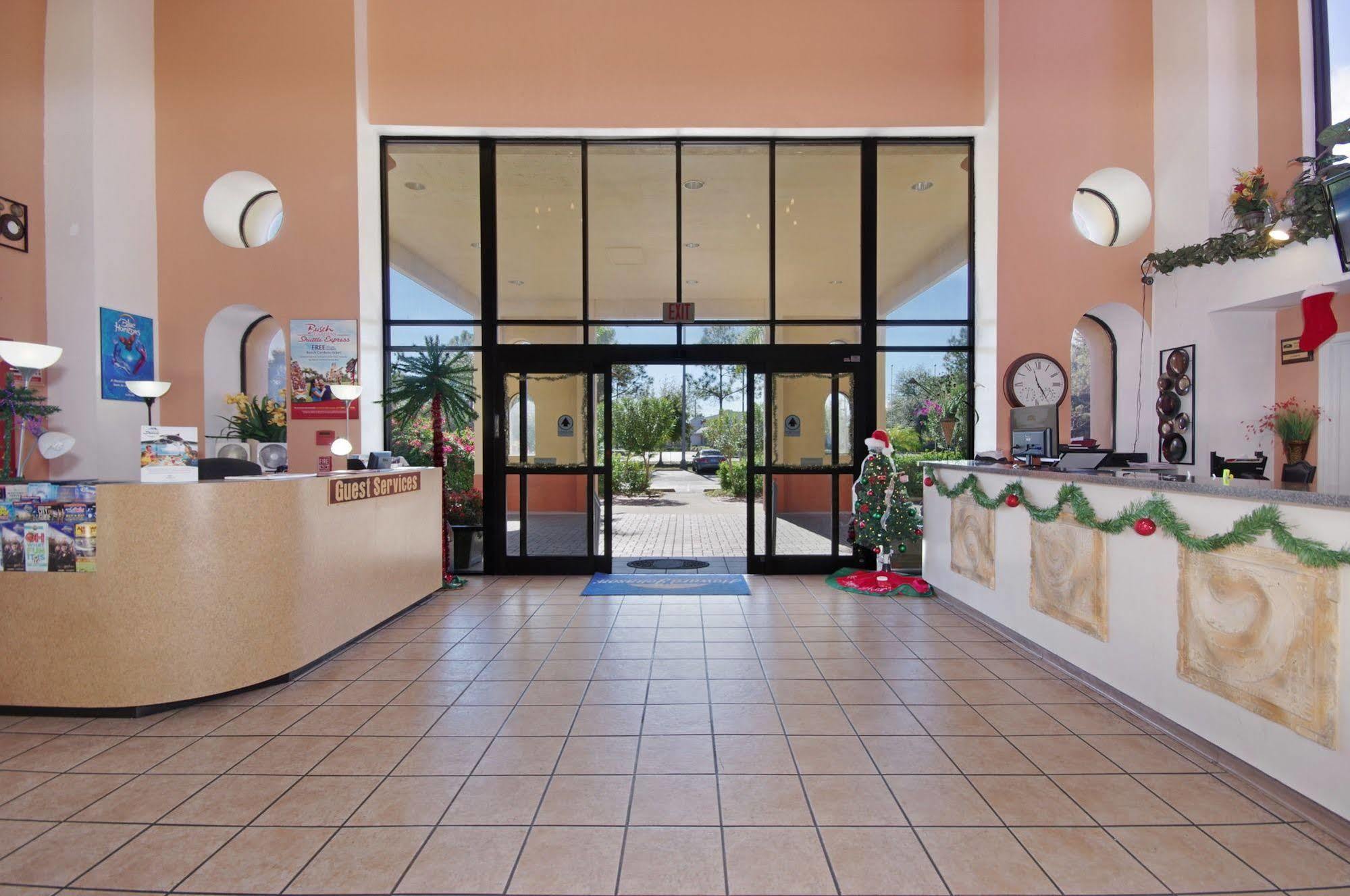 Howard Johnson By Wyndham Tropical Palms Kissimmee
