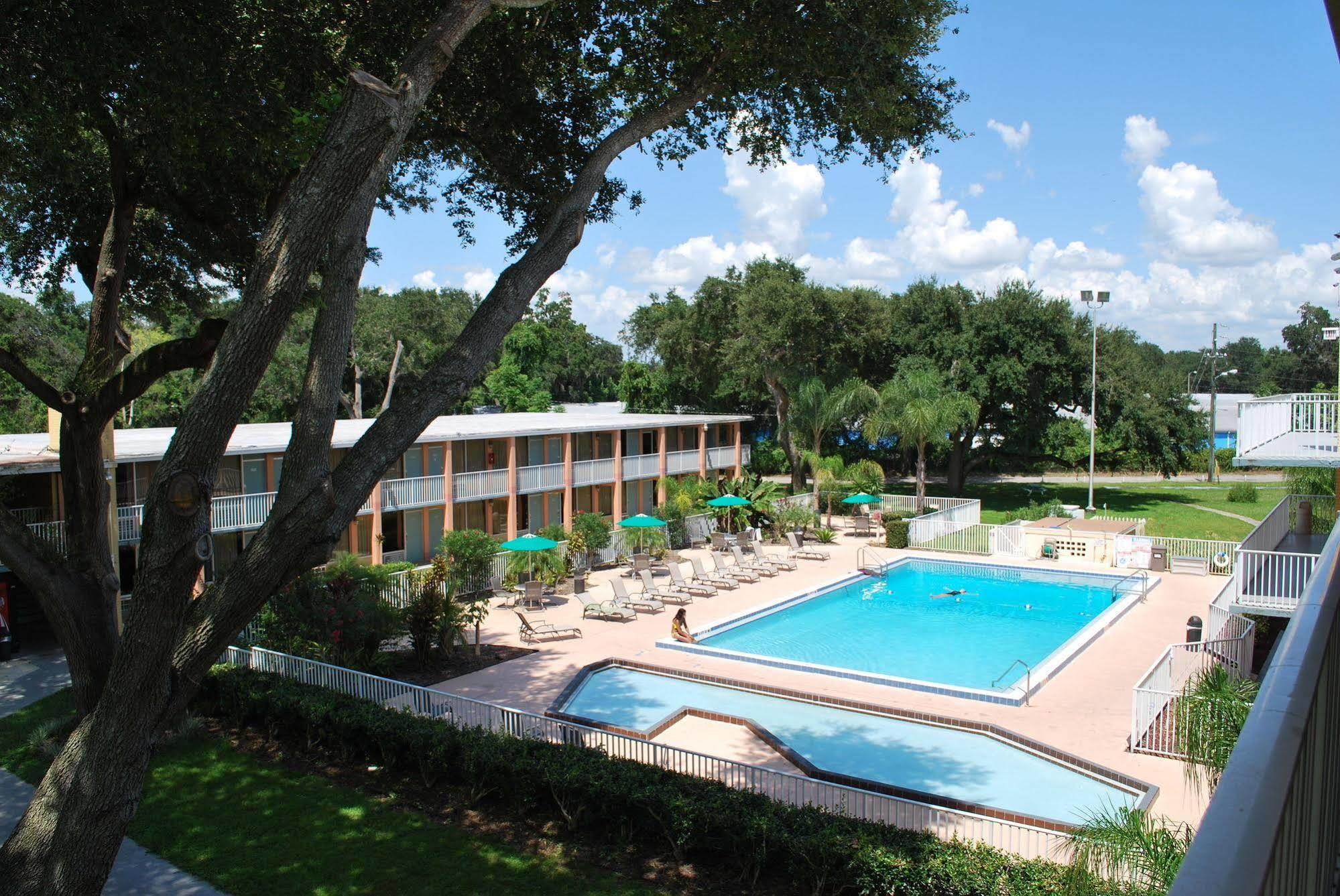 Hotel Howard Johnson By Wyndham Tropical Palms Kissimmee