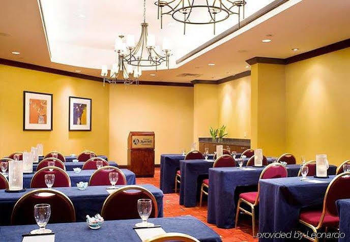 Hotel Marriott Westshore 3*
