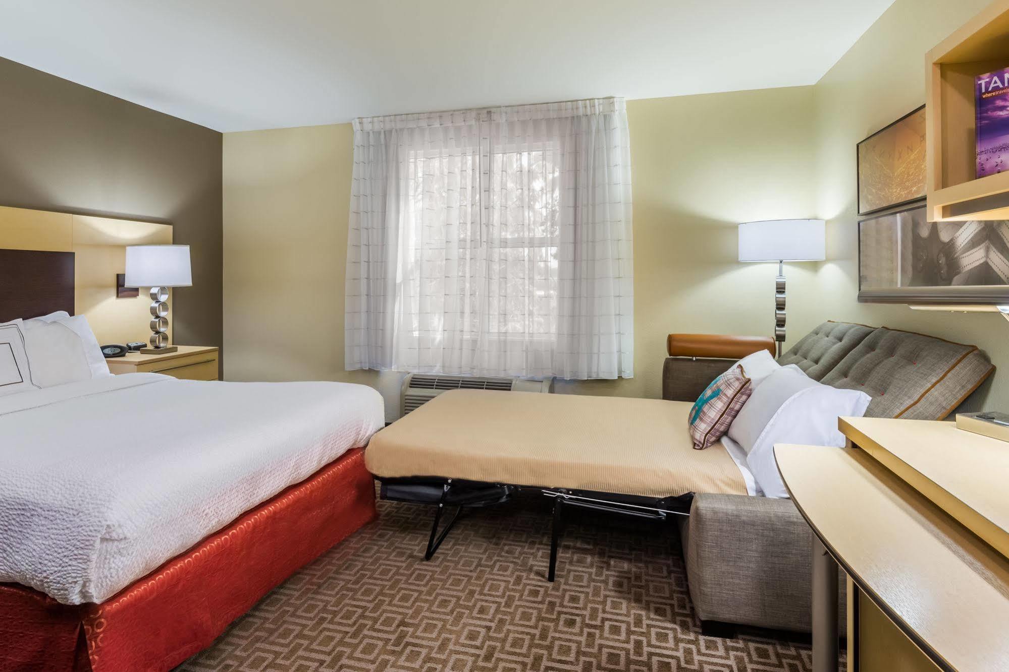 Towneplace Westshore/airport Hotel 3*