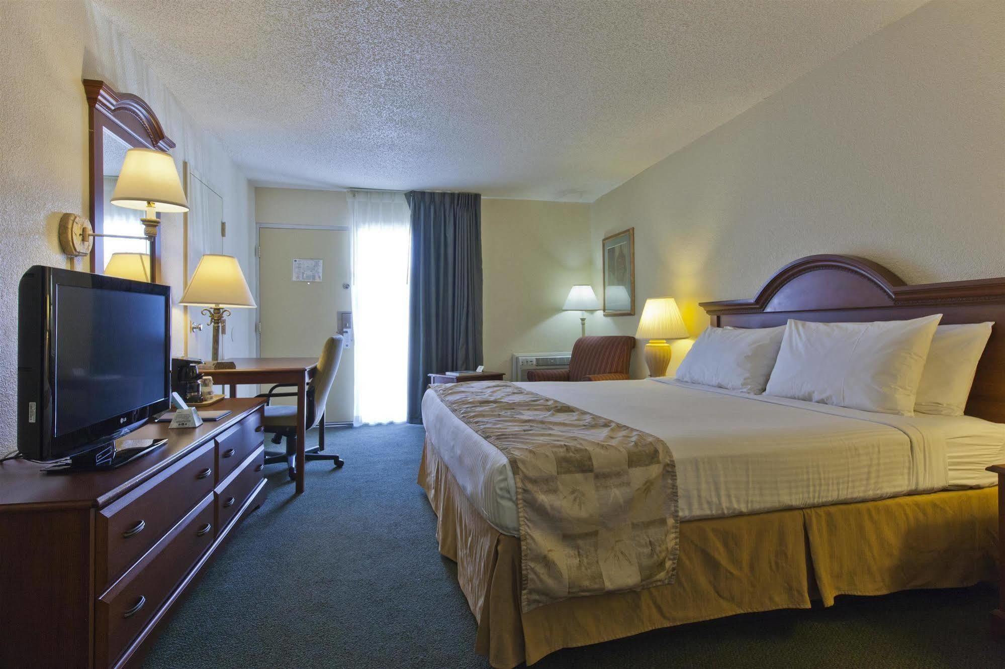 Hotel Baymont By Wyndham Sarasota