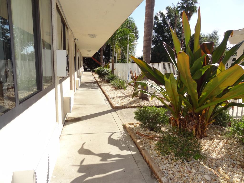 Econo - Clearwater Hotel