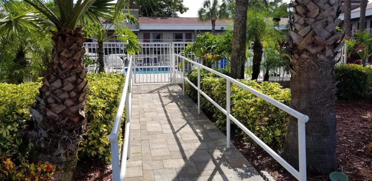 South & 2* Tampa