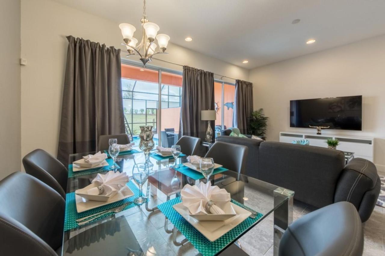 Fabulous Townhome Family Fe0386 Davenport