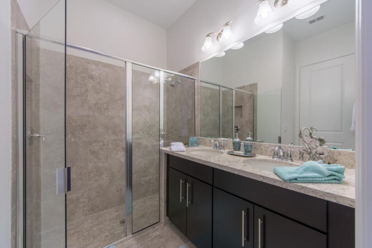 Fabulous Townhome Family Fe0386 Davenport