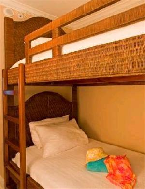 Emerald Apartment *
