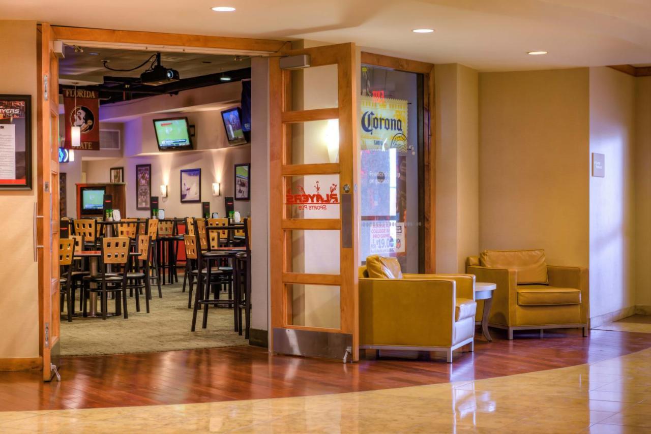 Doubletree By Hilton Airport-westshore Hotel