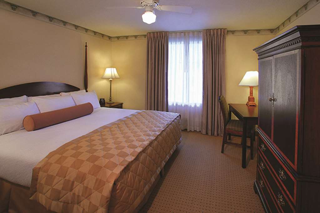 Embassy By Hilton Downtown 3*