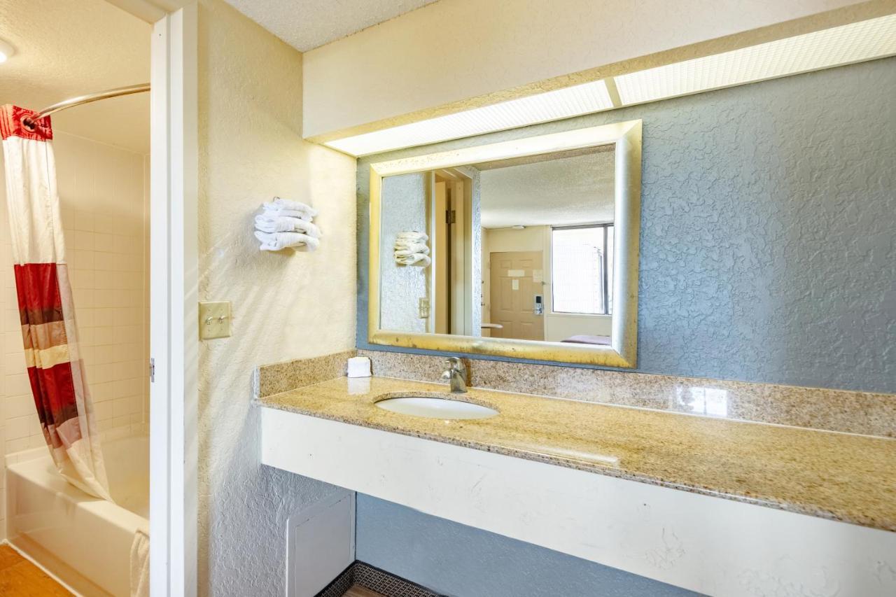 Econo - Clearwater Hotel