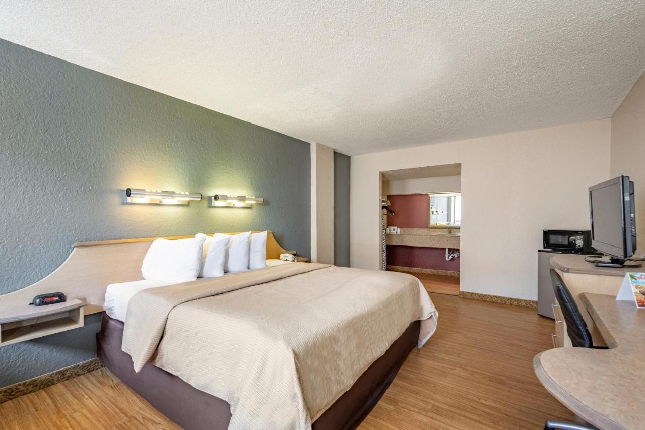 Hotel Econo - Clearwater 3*