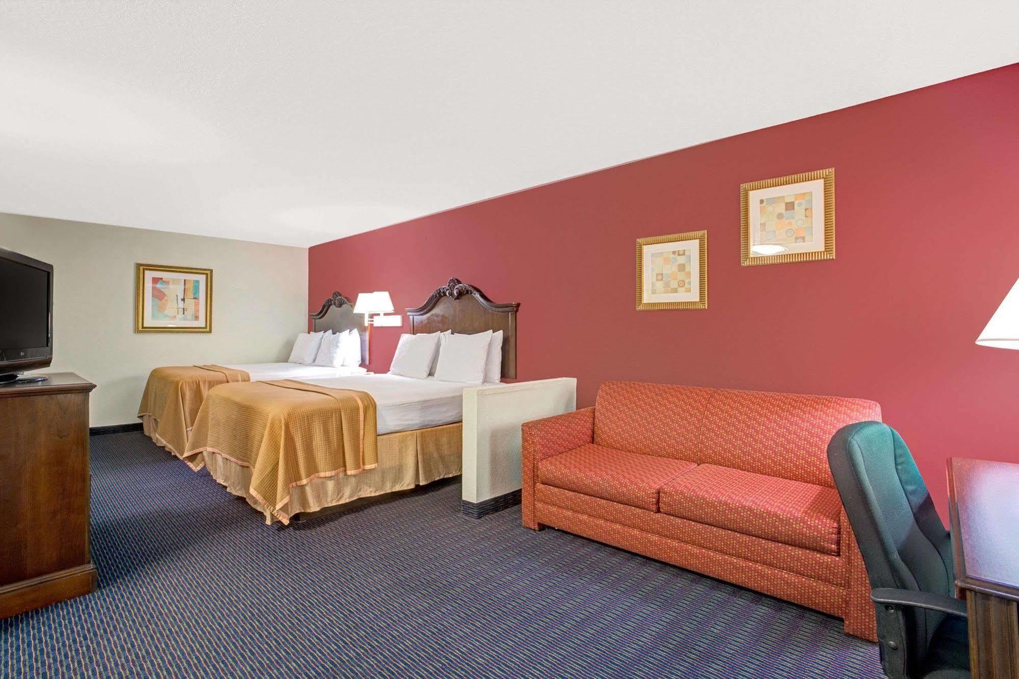 Hotel South & Tampa