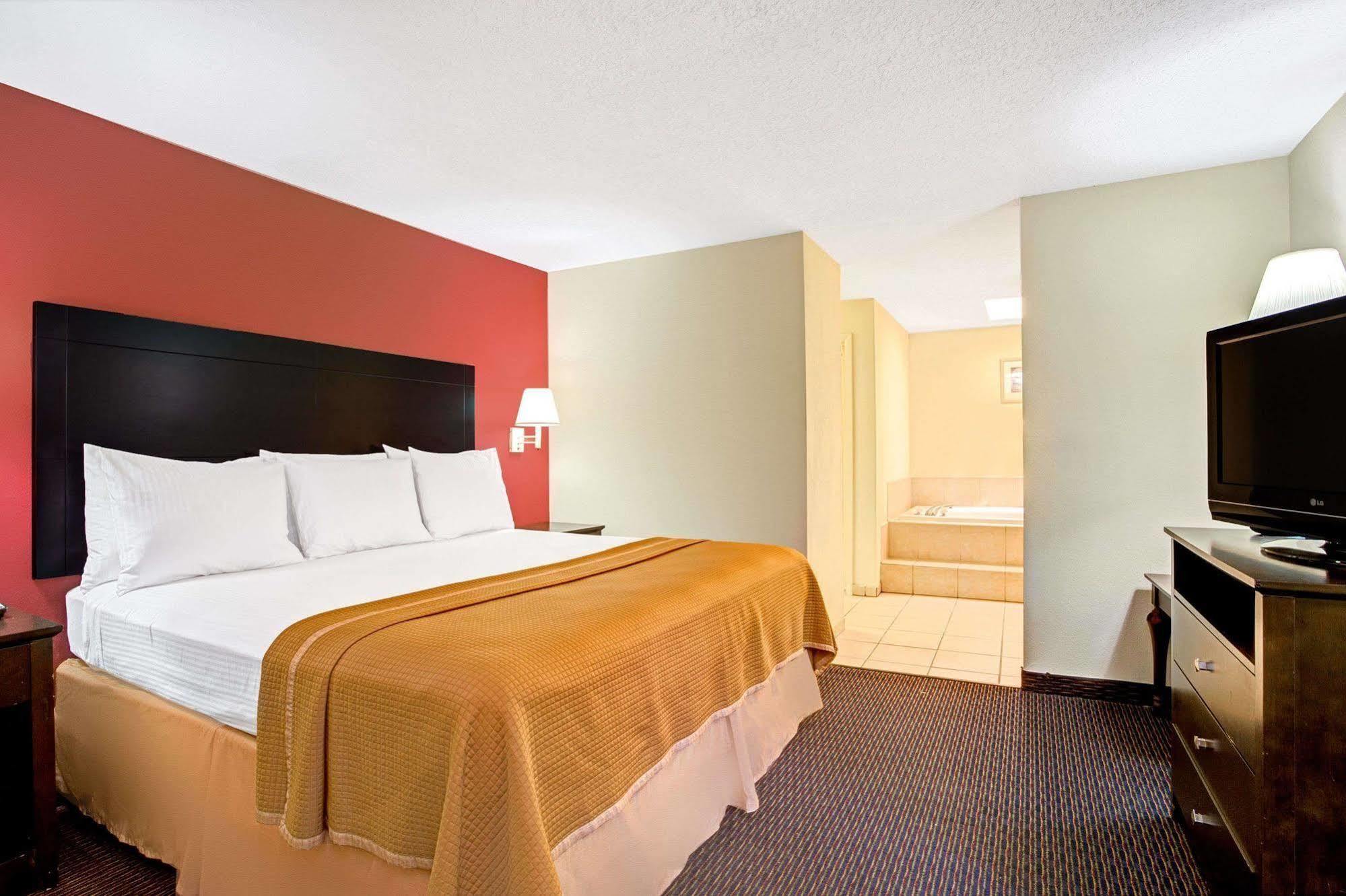 Hotel South & 2*