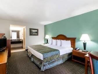 Baymont By Wyndham